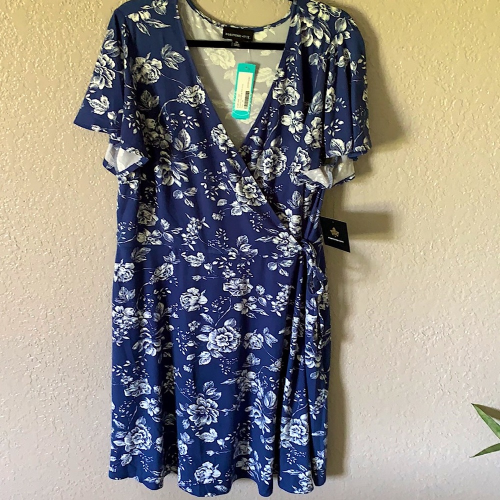 Cute floral dress!